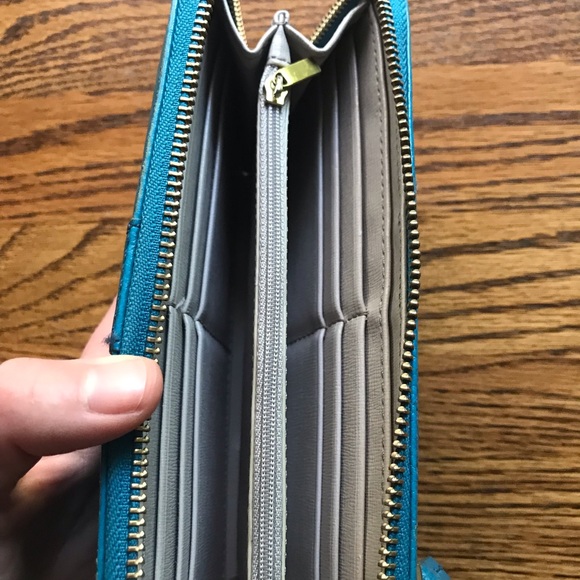 Blue Leather Fossil Wallet with Tan Interior - Picture 6 of 7